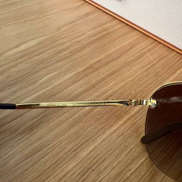 Louis Vuitton Clockwise Sunglasses - Picture 4 of 8